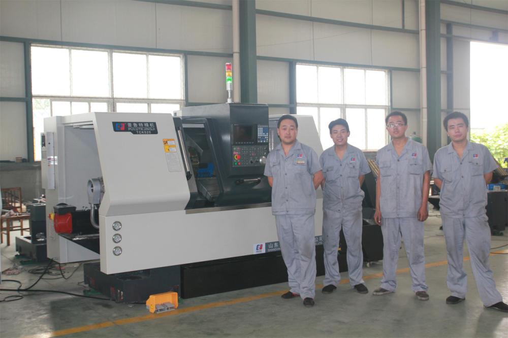 TCK520平床身斜托板伺服刀塔數(shù)控機(jī)床開始批量生產(chǎn)